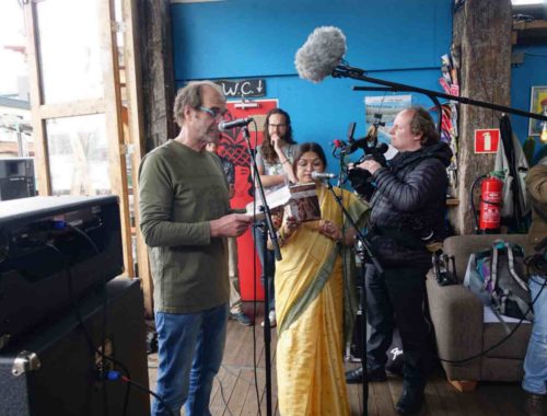 डच दूरदर्शन द्द्वारा प्रथ्वी कविता की रिकार्डिंग