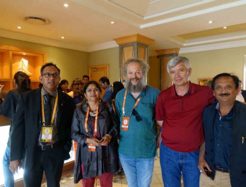 ११ वें विश्व हिंदी के सम्मेलन में विश्व के हिंदी विद्वानों के साथ